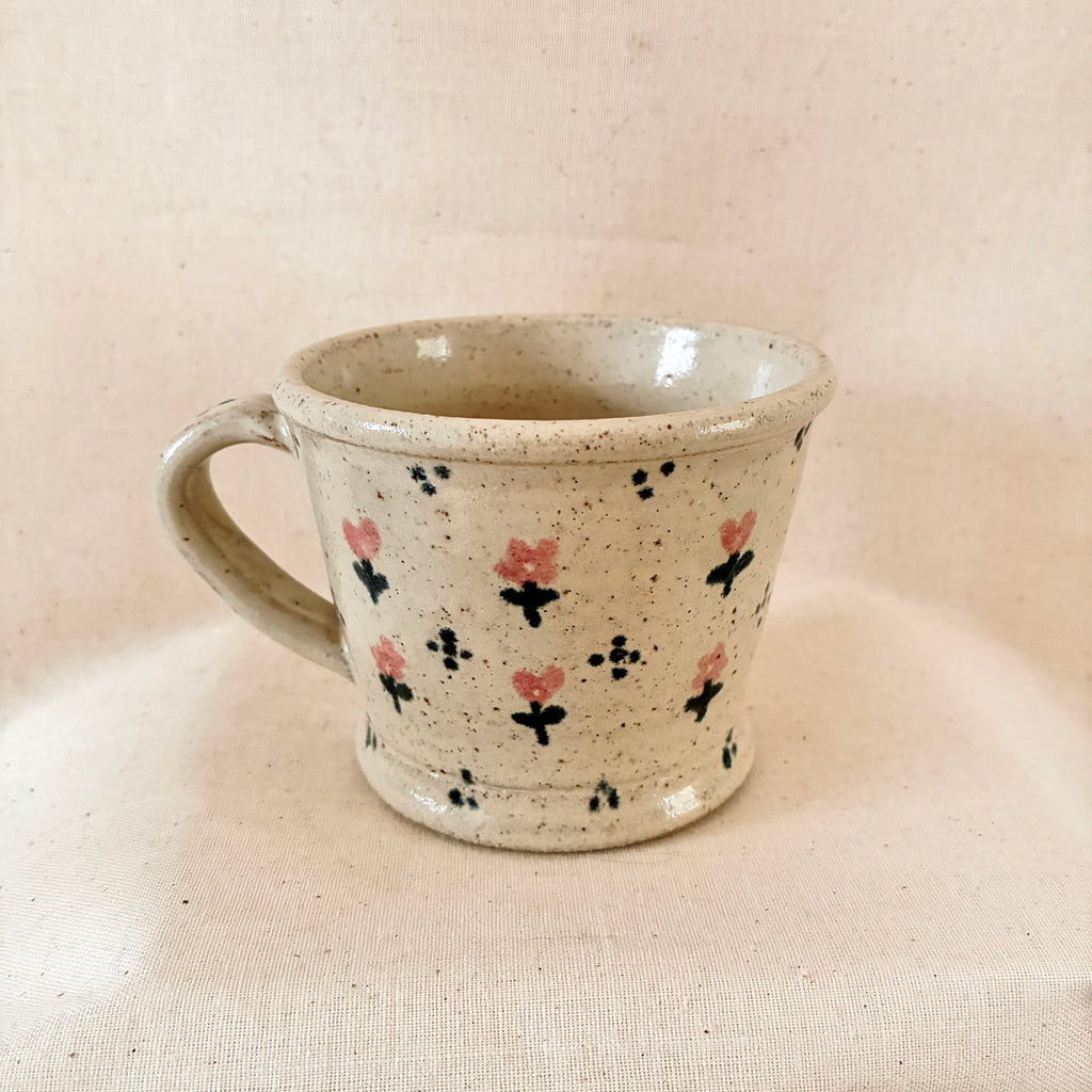 Taper Mug: Dotty Daisies