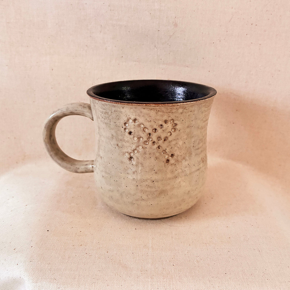 Cauldron Mug: Stitch Bows