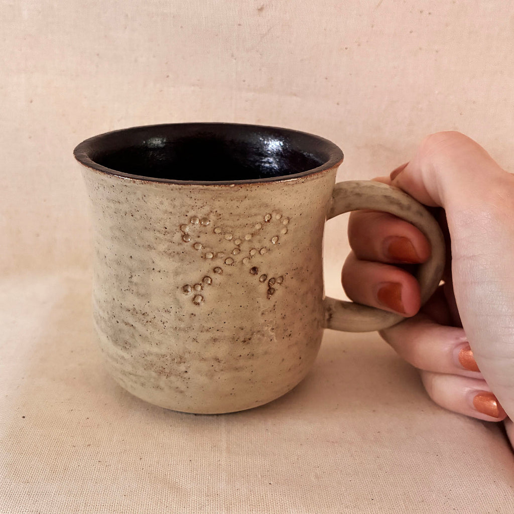 Cauldron Mug: Stitch Bows