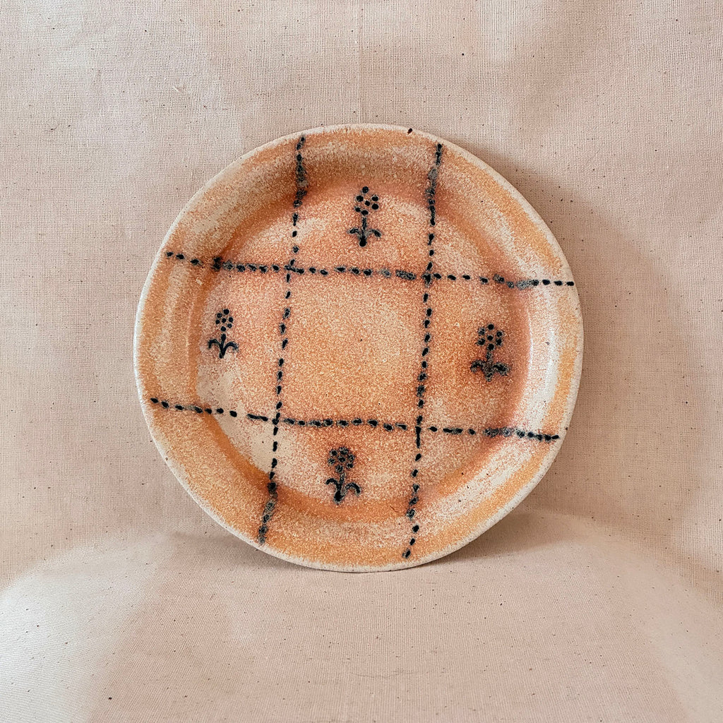 Small Rimmed Plate: Daisy Grid