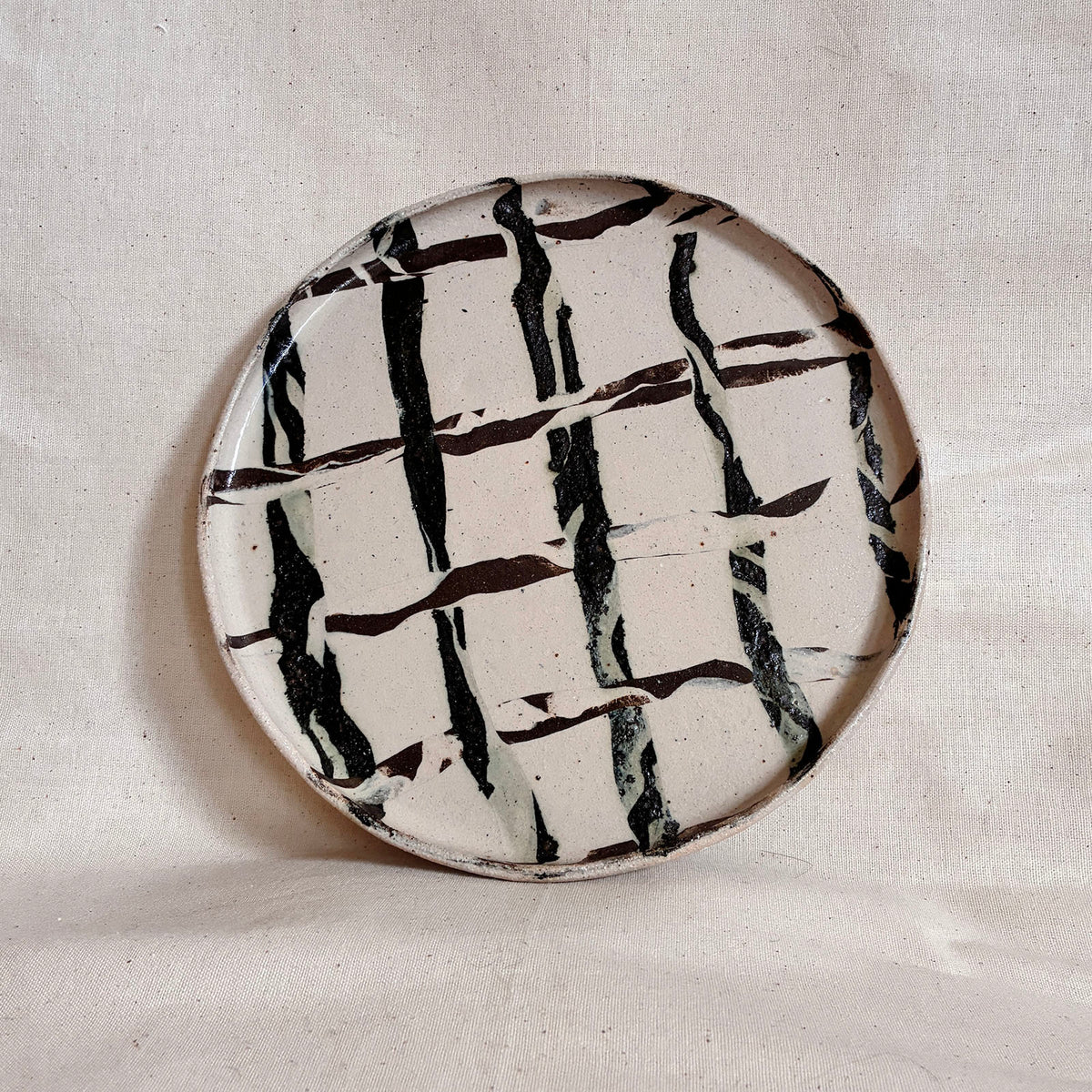 Rimmed Plate: Woven Strands