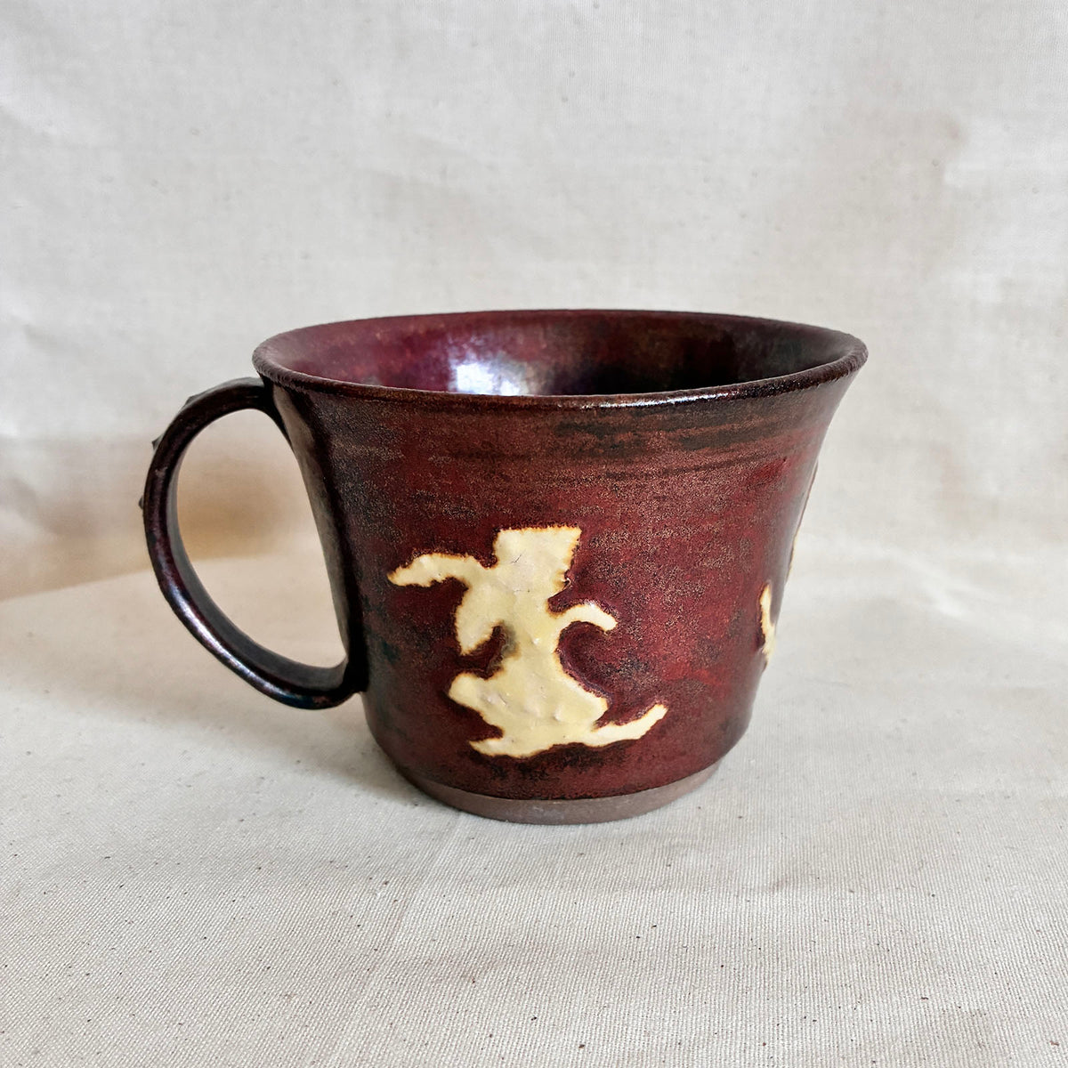 Taper mug: Cream Critters