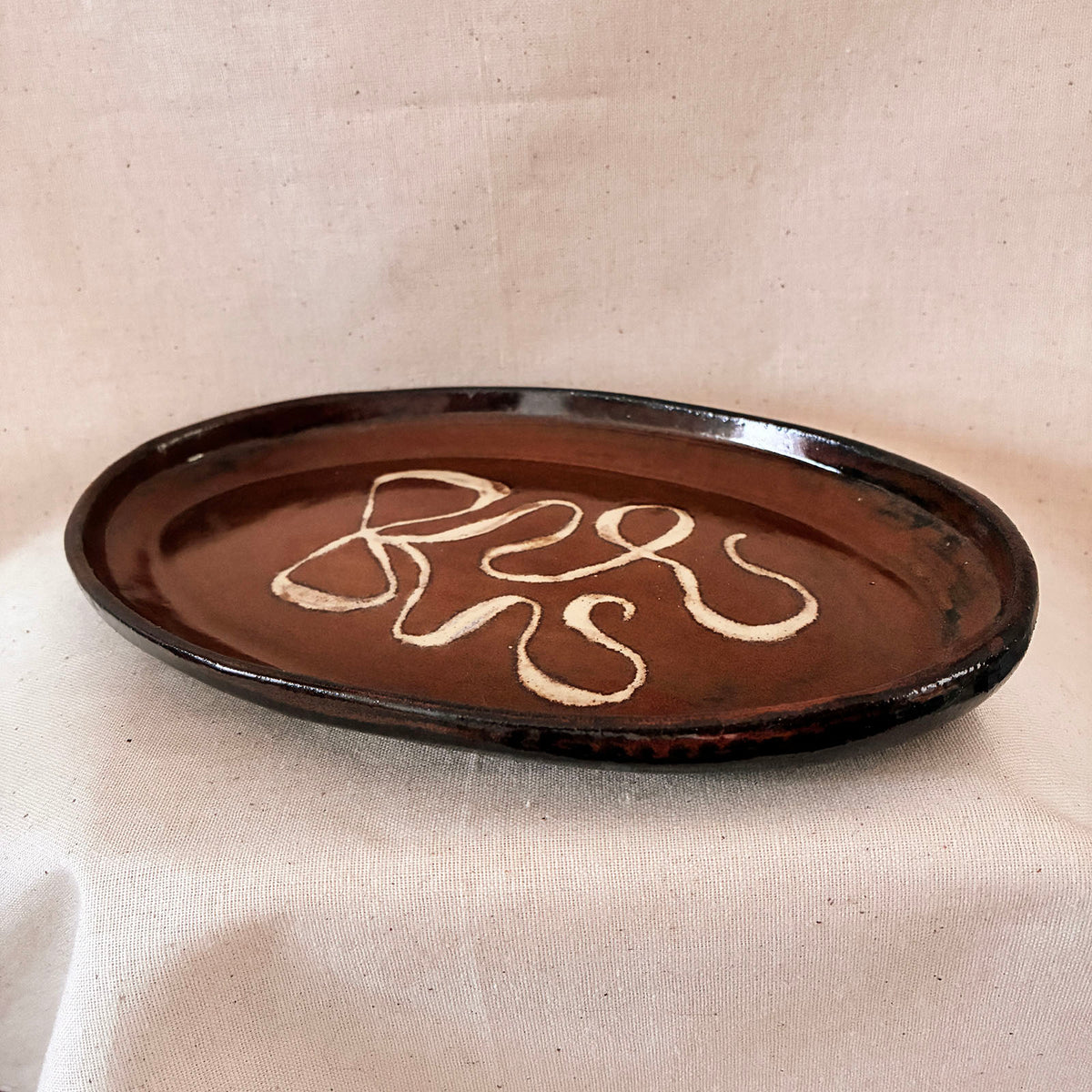 Oval Tray: Ribbon Bow