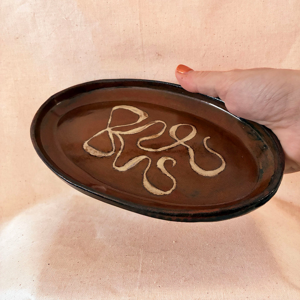 Oval Tray: Ribbon Bow